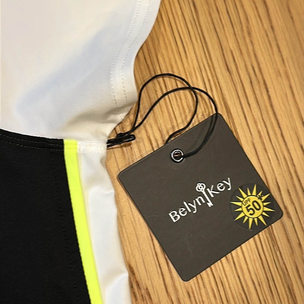 NWT Belyn Key Princess Seam Cap Sleeve Shirt Black White Neon Green Small Golf - Picture 5 of 8